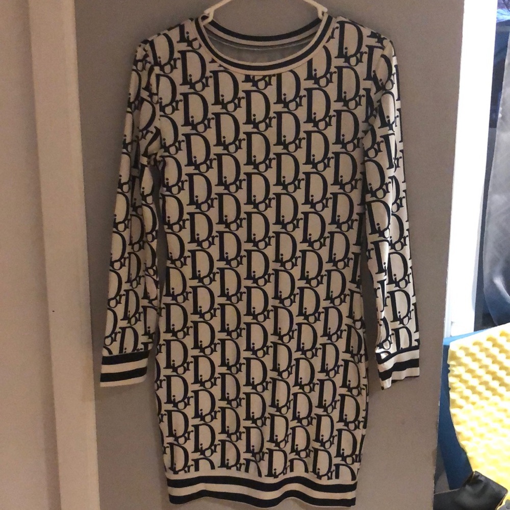Dress size S